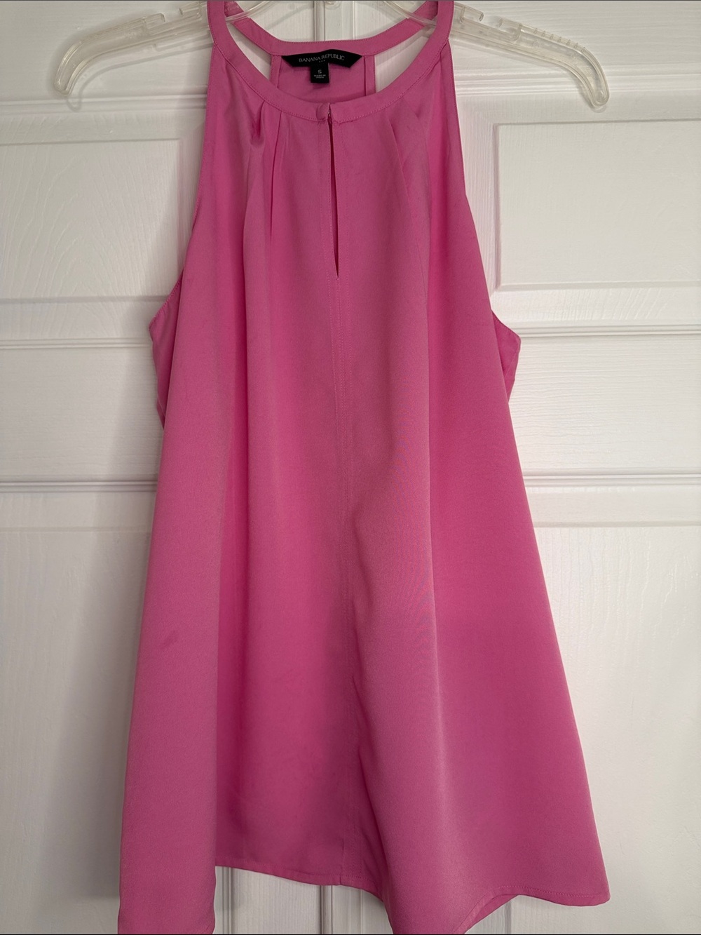 Banana Republic Elegant Timeless Rose Pink Sleeveless Blouse Silk like Fabric